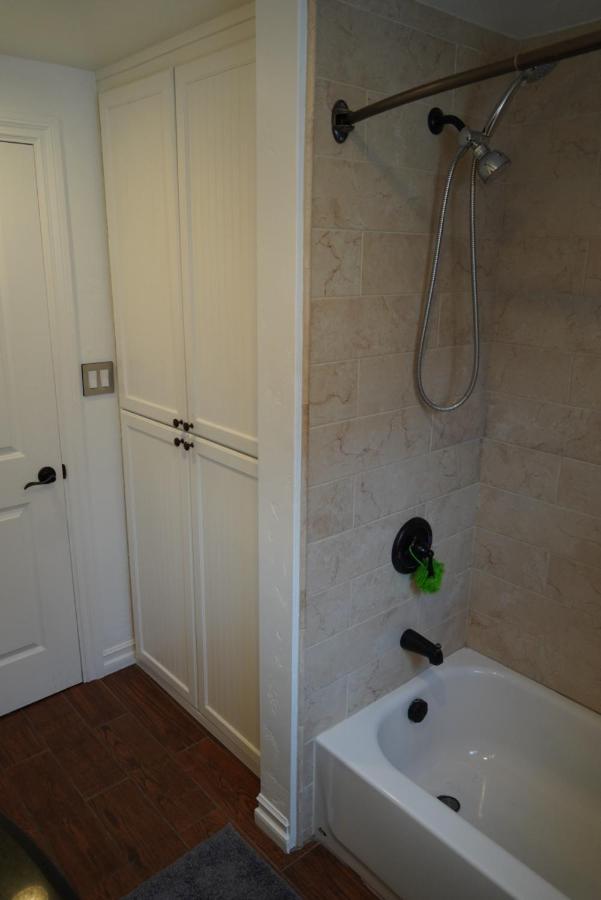 Cozy Family Hideaway, Sleeps 8, 4 Tv'S Yard, Shops Vila Simi Valley Exterior foto